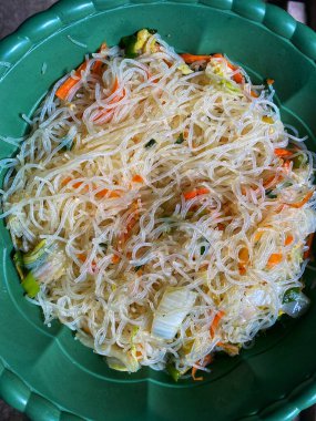 Stir-fried vermicelli with carrots and chicory