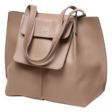 Beyaz arka planda, harici bir yama cebi olan açık kahverengi deri kadın çantası.