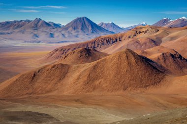 Atacama Çölü, Kuzey Şili 'deki volkan ve kurak arazi, Bolivya sınırı, Güney Amerika