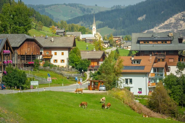 Idyllic Funtanacia Alpok Falu Közelében Bolzano Trentino Alto Adige Dolomitok — Stock Fotó