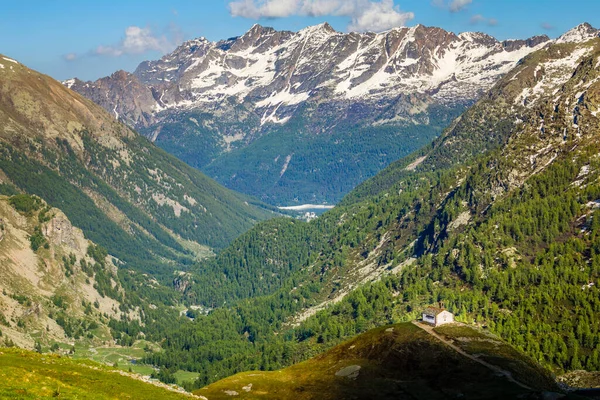 Kapelkerk Boven Idyllische Dolomieten Alpenlandschap Lente Gran Paradiso Italië — Stockfoto