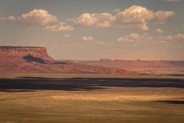 Güneşli bir akşamda Büyük Kanyon Ulusal Parkı Vadisi, Arizona, ABD