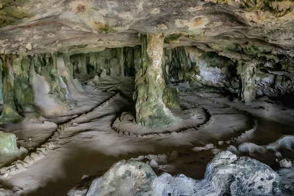 库迪里基里洞穴 内有许多钟乳石和石笋 阿鲁巴 加勒比 — 图库照片
