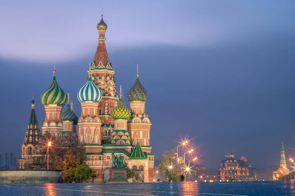 Moskau Auf Dem Roten Platz Mit Kreml Und Basilius Kathedrale — Stockfoto