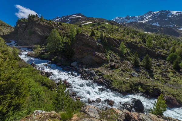 Rivier Bergen Nationaal Park Stelvio Aan Heldere Hemel Valfurva Italiaanse — Stockfoto