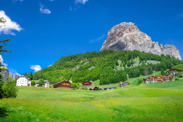 Gardenský Průsmyk Dolomitská Alpská Krajina Severní Itálii Slunečného Dne — Stock fotografie