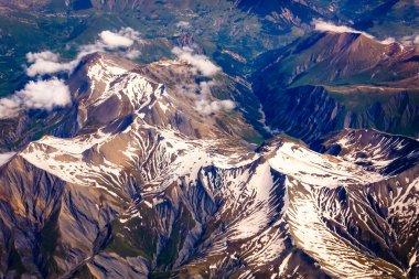 Hava Alp manzarası, görkemli Gran Paradiso karla kaplı İtalyan Alpleri ve Vanoise, Fransa