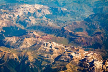 Hava Alp manzarası, görkemli Gran Paradiso karla kaplı İtalyan Alpleri ve Vanoise, Fransa