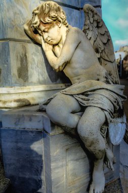 Genç, üzgün, kırılgan melek, Recoleta mezarlığı, Buenos Aires, Güney Amerika