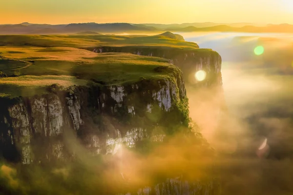 Güneşli bir günde Canyon Fortaleza ve orman vadisi, Rio Grande do Sul, Güney Brezilya