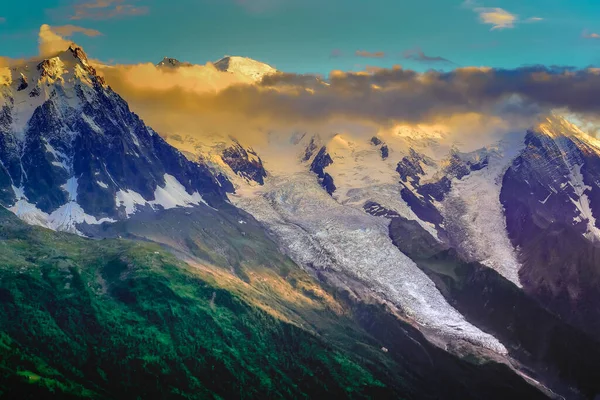 Mont Blanc Maciço Idílico Paisagem Alpina Nascer Sol Dramático Chamonix — Fotografia de Stock