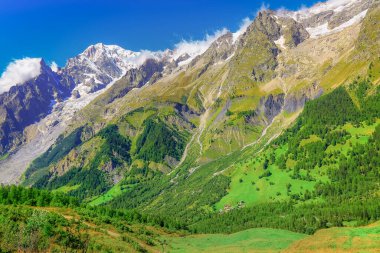 Mont Blanc Massif Alp Dağları dramatik gündoğumunda, Chamonix, Fransız Alpleri