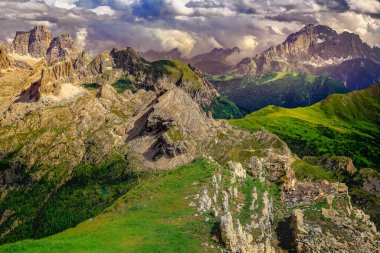 Pelmo Dağı, Civetta Dağı ve Dolomitler Dolomites sudtirol 'de zirveler, Lagazuoi' den manzara, Cortina d Ampezzo, İtalya yakınlarında.