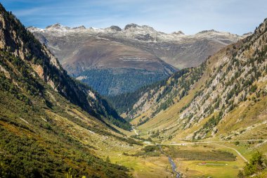 Dramatik manzaranın panoramik görüntüsü, İsviçre Alpleri Motor, Graubunden, İsviçre