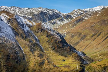 Dramatik manzaranın panoramik görüntüsü, İsviçre Alpleri Motor, Graubunden, İsviçre