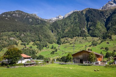 Dramatik manzaranın panoramik görüntüsü, İsviçre Alpleri Motor, Graubunden, İsviçre