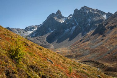 Dramatik manzaranın panoramik görüntüsü, İsviçre Alpleri Motor, Graubunden, İsviçre