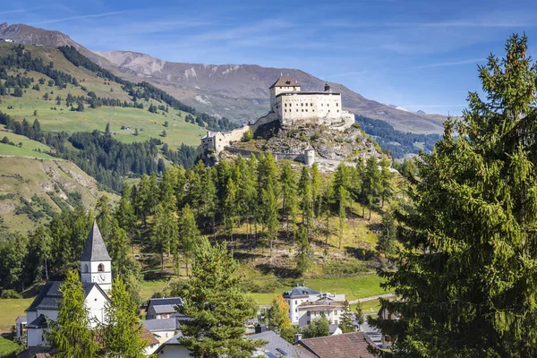 Idyllische Landschaft Von Scuol Tarasp Dorf Bei Sonnenaufgang Engadin Schweizer — Stockfoto
