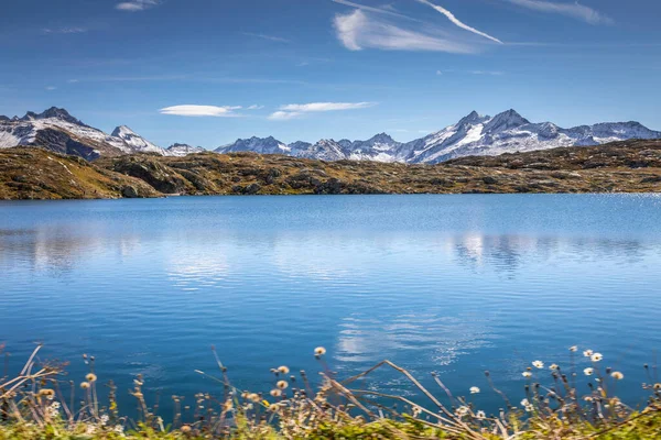 Jezioro Alpejskie Przełęczy Oberalp Alpach Graubunden Grisons Szwajcaria — Zdjęcie stockowe