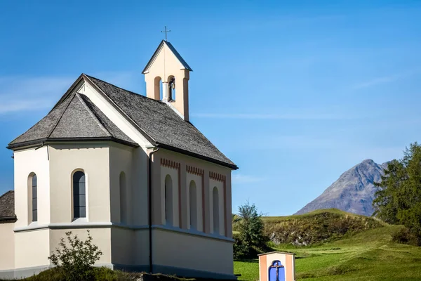 아데스 교회의 스위스 알프스 — 스톡 사진