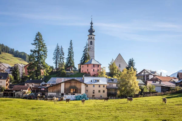 Idyllische Landschaft Von Ftan Dorf Bei Sonnenuntergang Engadin Schweizer Alpen — Stockfoto