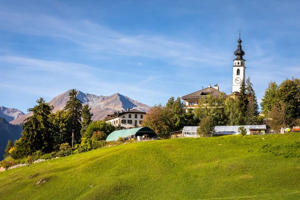 Idyllische Landschaft Von Ftan Dorf Bei Sonnenuntergang Engadin Schweizer Alpen — Stockfoto