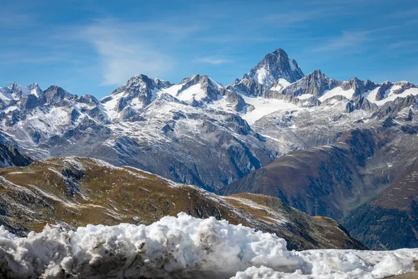 Dramatyczna Pokrywa Śnieżna Berneńskie Alpy Szwajcarskie Widziane Przełęczy Nufenen Szwajcaria — Zdjęcie stockowe