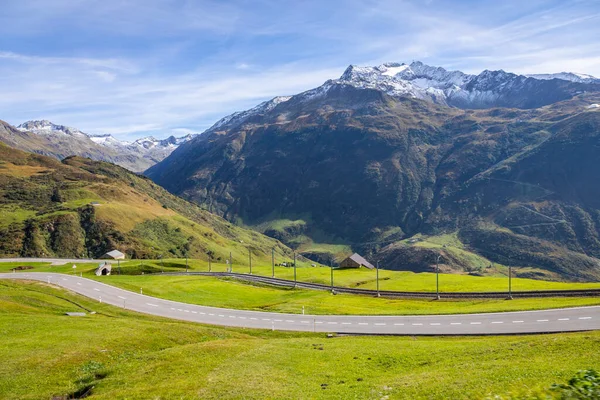 오베르 휘황찬란 알프스를 달리는 스위스 — 스톡 사진