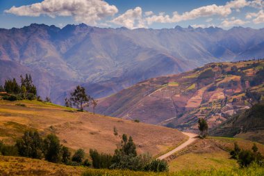 Kırsal viraj yolu, Huascaran 'da dağ geçidi, Cordillera Blanca, karlı And Dağları, Ancash, Peru