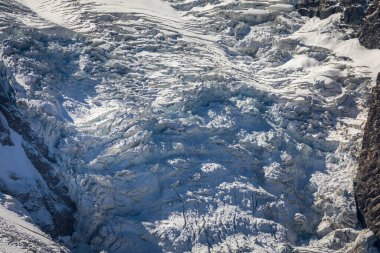 Bernina Masif, İsviçre Alpleri, Engadine, İsviçre 'deki Morteratsch buzuluna yakın çekim