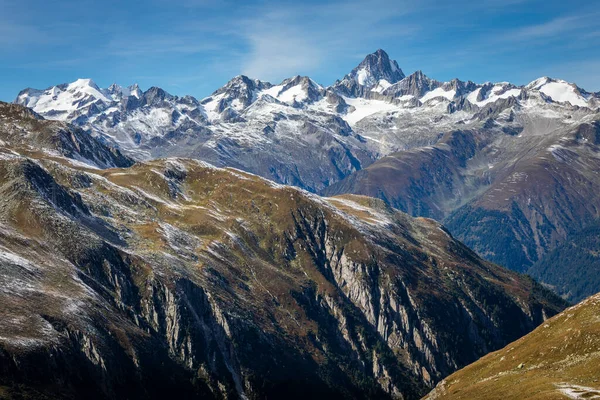 Dramatyczna Pokrywa Śnieżna Berneńskie Alpy Szwajcarskie Widziane Przełęczy Nufenen Szwajcaria — Zdjęcie stockowe