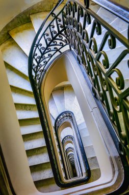 Buenos Aires, Arjantin, Güney Amerika 'daki spiral bir merdivenin ters manzarası