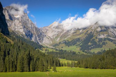 Engelberg, Obwalden, İsviçre 'deki İsviçre Alplerinin panoramik manzarası