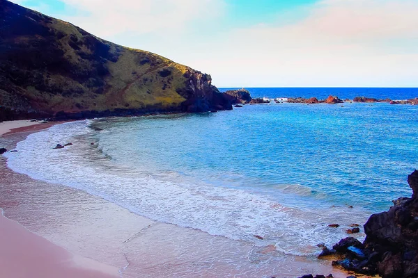 Påskön Rapa Nui Idyllisk Strand Och Havsvågor Vid Kusten Chile — Stockfoto