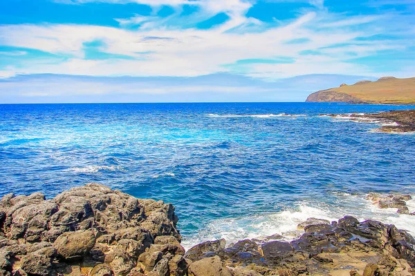 Påskön Rapa Nui Idyllisk Strand Och Havsvågor Vid Kusten Chile — Stockfoto