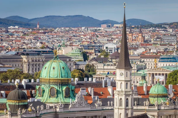 オーストリア 上から大聖堂とウィーン旧市街の街並みのパノラマビュー — ストック写真