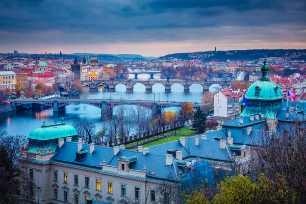 Panoramatický Výhled Panorama Prahy Vltavy Během Dramatického Večera Česká Republika — Stock fotografie