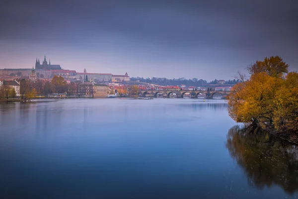 捷克共和国布拉格和Vltava河城市景观的全景 — 图库照片