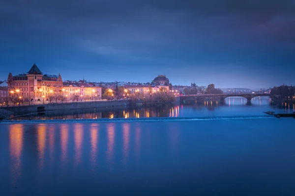 Панорама Над Річкою Прага Влтава Драматичний Вечір Чехія Ліцензійні Стокові Зображення