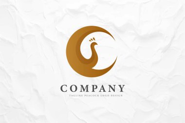 Kümes hayvanlarıyla ilgili logo tasarımı için kullanılabilir altın tavus kuşu vektörü çizimi. Doğa. Çiftçi. Hayvan. kuş