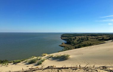 Deniz ve kum tepeleri