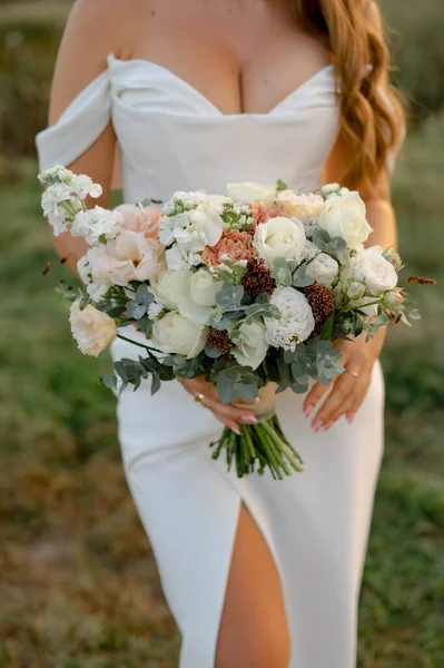 花嫁の花束 ロイヤリティフリーのストック写真