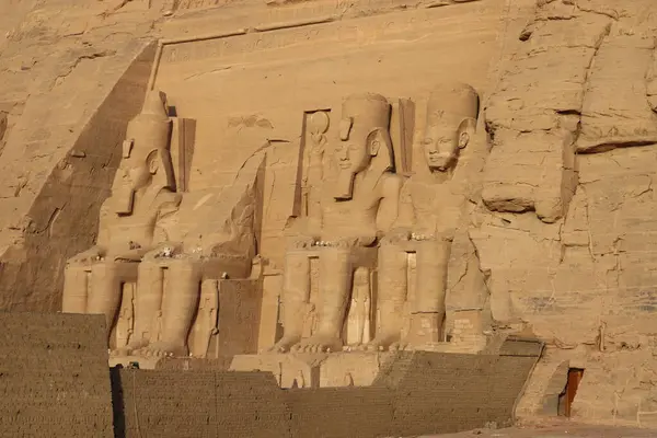 Eski Mısır tapınağı Ebu Simbel, Aswan, Mısır