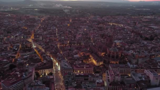 Luftaufnahme Der Kathedrale Von Granada Bei Einbruch Der Dunkelheit Einer — Stockvideo