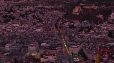 Granada, Endülüs, İspanya 'daki Granada kentindeki bir Roma Katolik kilisesi, Granada Katedrali' nin hava manzarası. Barok mimarisi