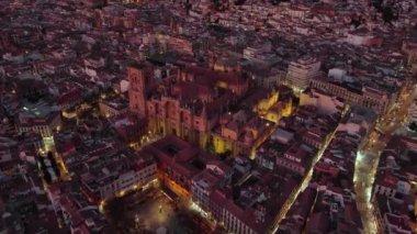 Granada, Endülüs, İspanya 'daki Granada kentindeki bir Roma Katolik kilisesi, Granada Katedrali' nin hava manzarası. Barok mimarisi