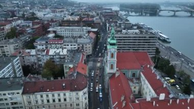 Budapeşte şehrinin hava manzarası gökyüzü bulutlu bir gün, Macaristan