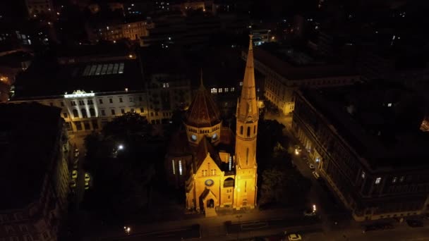 ブダペストの空中ビューSilagyi Dezso広場改革教会 ブダペストのプロテスタント教会 ハンガリー — ストック動画