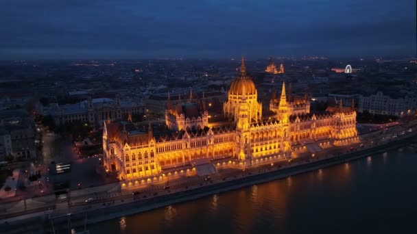 Aerial View Illuminated Hungarian Parliament Building Danube River Budapest Hungary — Stock Video