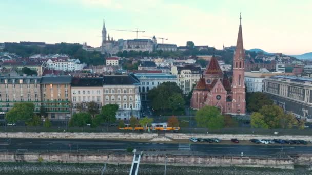 Δημόσιες Συγκοινωνίες Τραμ Στη Βουδαπέστη Ουγγαρία Αεροπλάνο Μετά Τραμ Angelo — Αρχείο Βίντεο